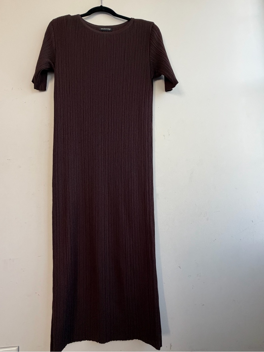 breckenridge Ribbed Short-Sleeve Maxi Dress in Dark Brown
